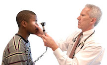 eyedoctor_with_patient